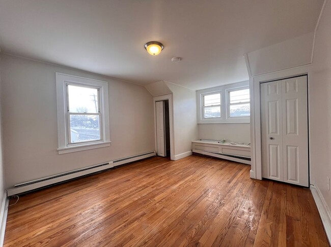 Photo - 1983 Central Ave