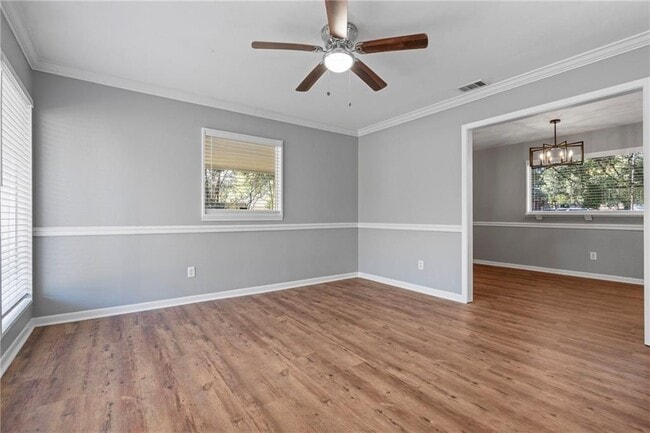 Photo - 552 Tamworth Ct