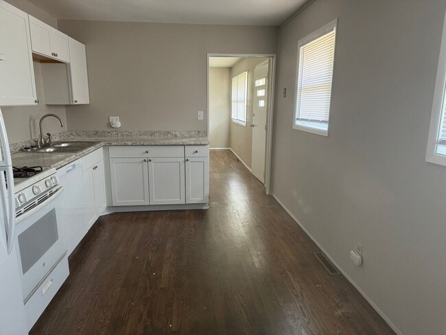 Photo - Updated 3 Bedroom 1 Bath Single Family Hom...