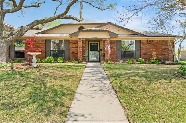 Photo - 6704 Bellehaven Dr House