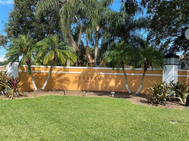 Photo - 4560 Commander Dr Unit 1333