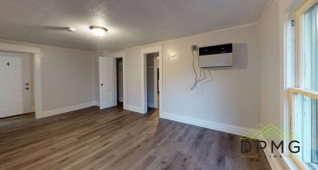 Photo - 214 E Elm St Unit 4