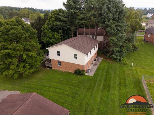 Photo - 1485 Sandy Cir