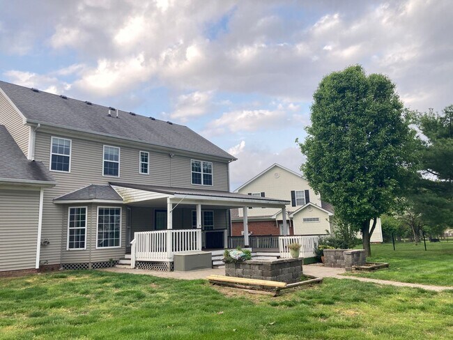 Photo - 564 Sunningdale Way