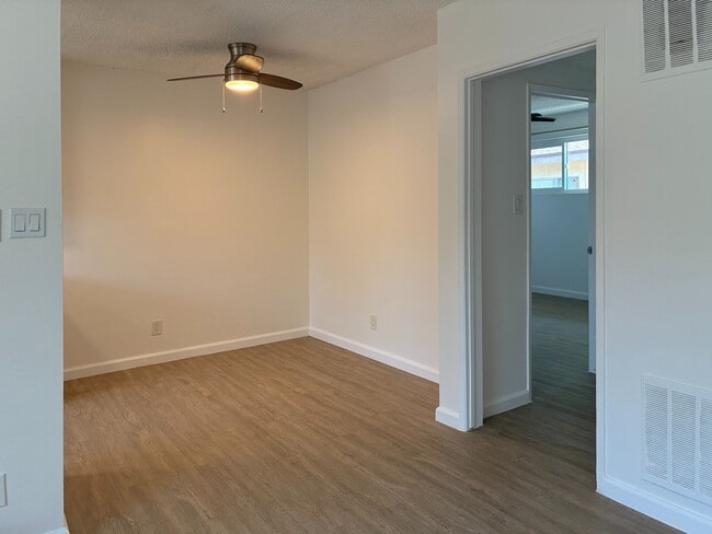Photo - 14315 Chandler Blvd