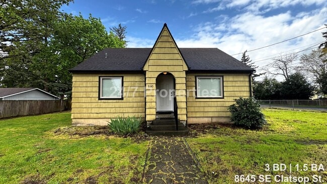 Building Photo - Bright 3BD I 1.5BA Home w/ Large Yard - SE Portland