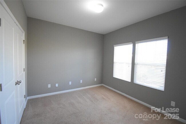 Photo - 3296 Saddlebrook Dr