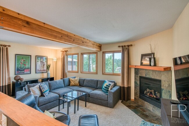 Building Photo - High End Condo in Wildernest.  Includes al...