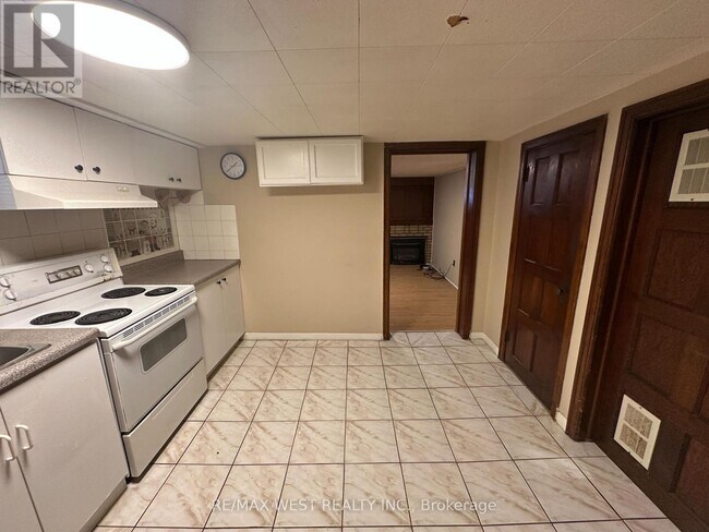Photo - 28 Snider Ave