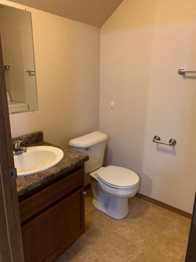 Photo - 335 Arianna Pl Unit #4