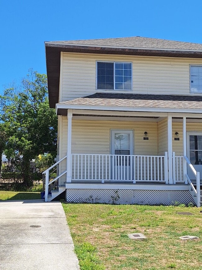 Building Photo - NSB Townhouse - 2BR 1.5BA