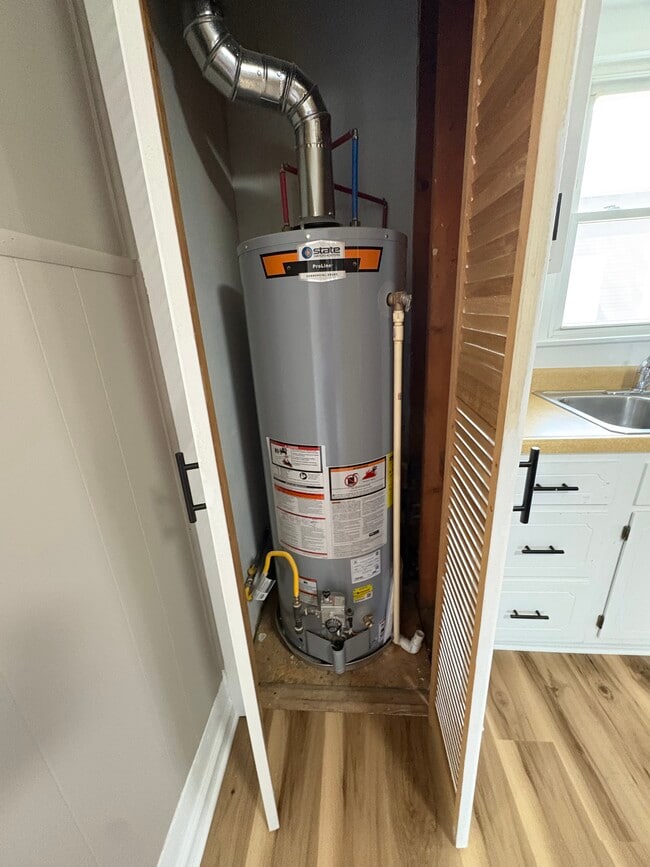 Photo - 645 Forest Ave