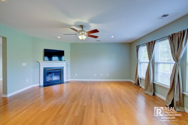 Photo - 130 Decatur Dr