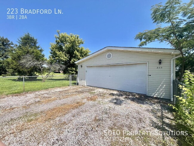 Building Photo - 223 Bradford Ln