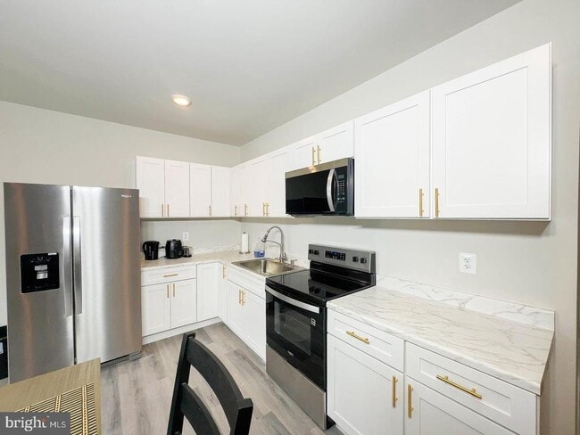Photo - 6717 Glenhurst Dr