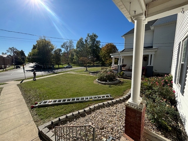 Photo - 235 College St