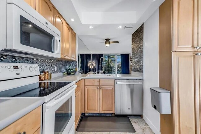 Photo - 120 Royal Pk Dr Unit 4F