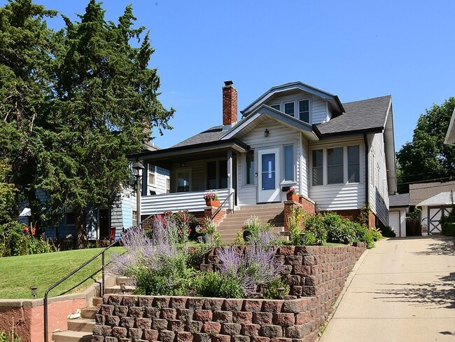 Building Photo - 5022I Unit A