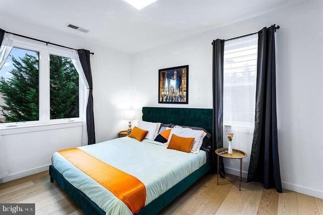 Photo - 1806 I St NE Unit 7