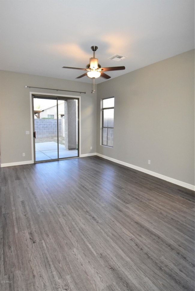 Photo - 9430 W Elm St