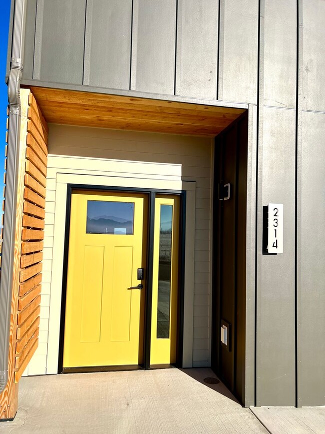 Photo - New, Pet Friendly, 2 bed 2 bath Townhouses!