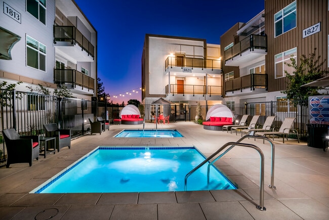 The Harrington jacuzzies at night