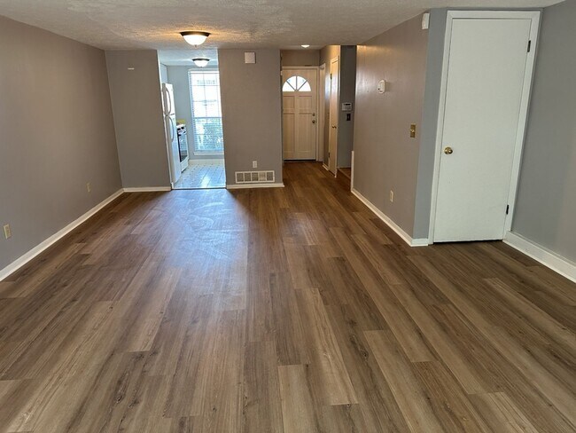 Photo - 11 Knollwood Cir