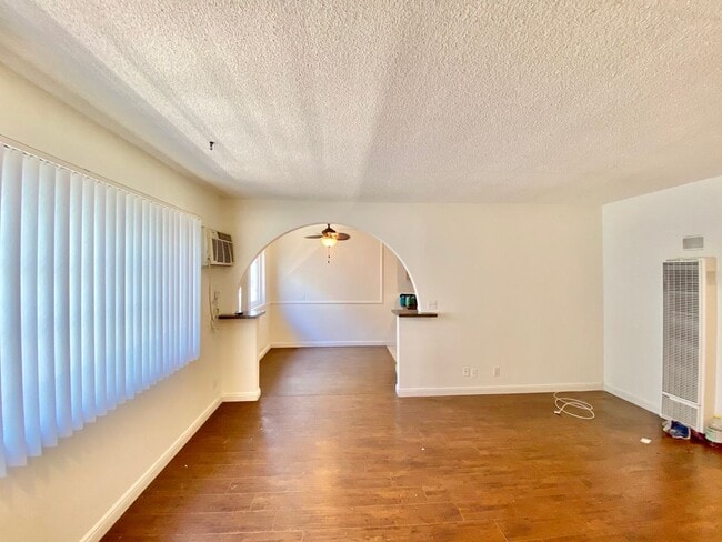 Photo - 3631 Midvale Ave Unidad 6