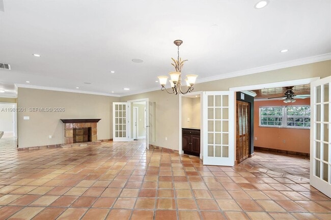 Photo - 300 187th St