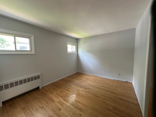 Photo - 234 Crombie St