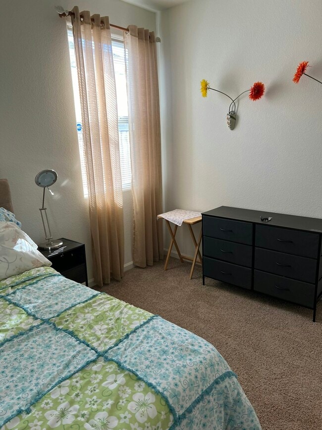 Photo - 10424 Skynyrd Way