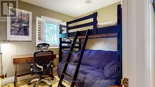 Photo - 434 Oxbow Crescent