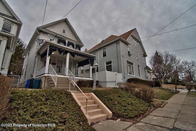 Photo - 1521 Pine St