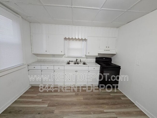 Photo - 109 E Eichel Ave