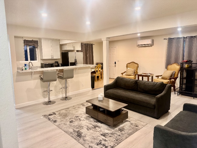 Photo - 7802 Apperson St