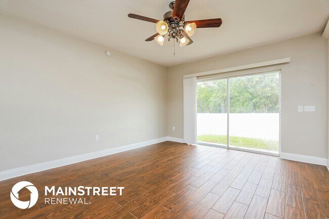 Photo - 207 Taranto Way