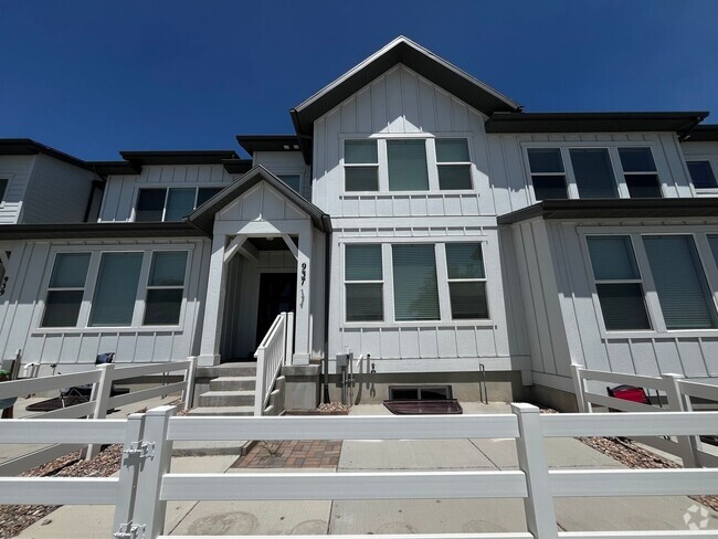 Building Photo - Beautiful Townhome!!!