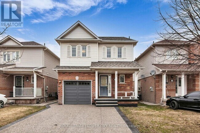 Photo - 15 Ridgemore Crescent