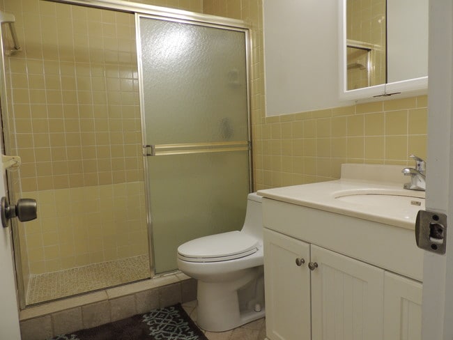 Bathroom - 4862 SE Anchor Ave Unit 3