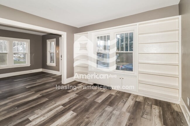 Photo - 1002 E Victoria St