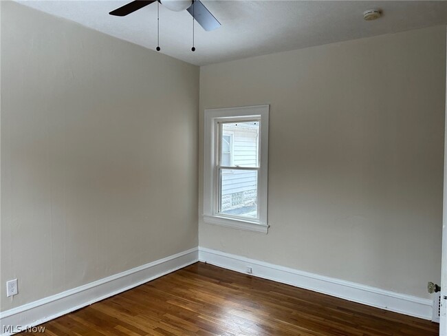 Photo - 1311 W 69th St Unit 1