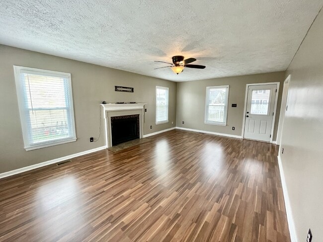 Photo - 3 Bed, 2 Bath Nest in Hope Mills