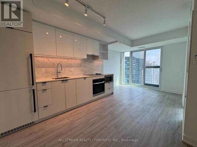 Photo - 252 Church St Unité 2612