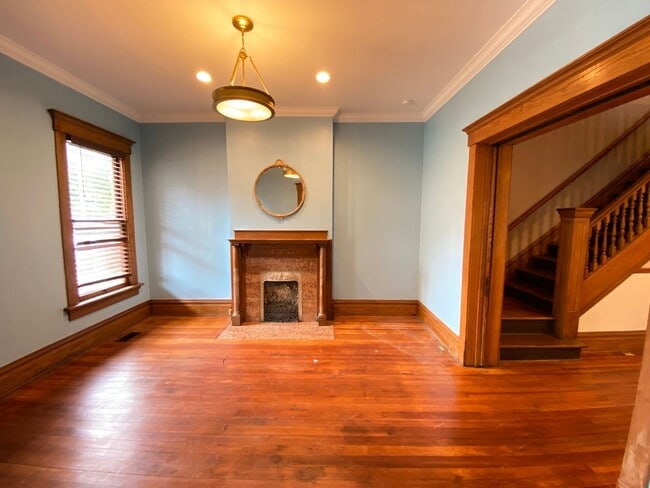 Photo - Wilber Ave 303-305 &amp; 863 Henry NCR Unit 305