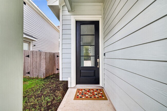 2206 Via Cami Ln