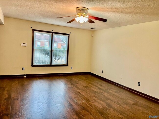 Photo - 2221 Westmead Dr SW