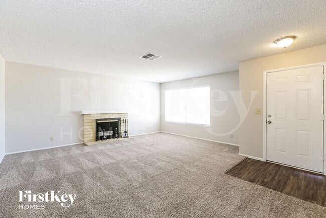 Photo - 6779 Carrera Dr