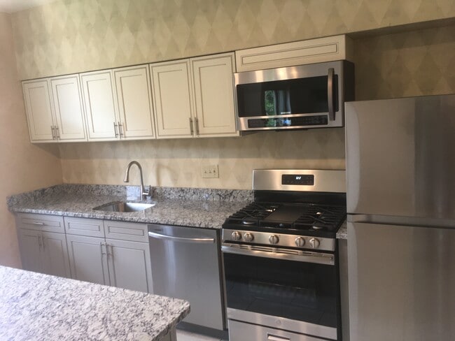 Photo - 745 S Millvale Ave Unit 1