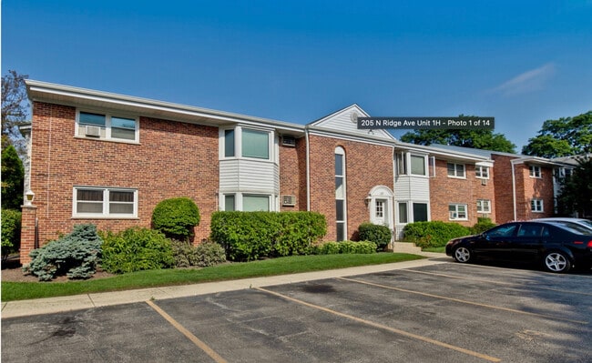 Building Photo - 205 N Ridge Ave Unit 1H Rental