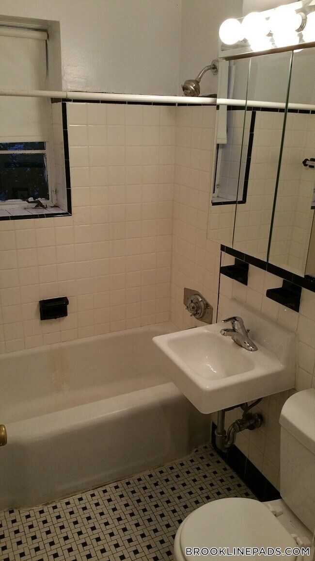 Building Photo - 50 Alton Pl